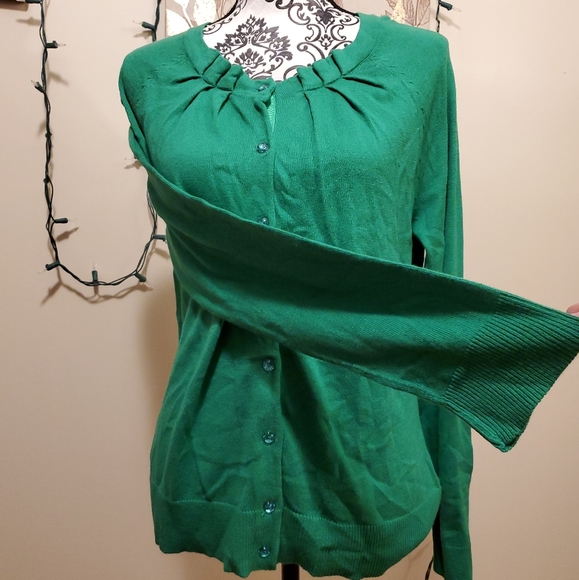 Button down sweater - Picture 3 of 8